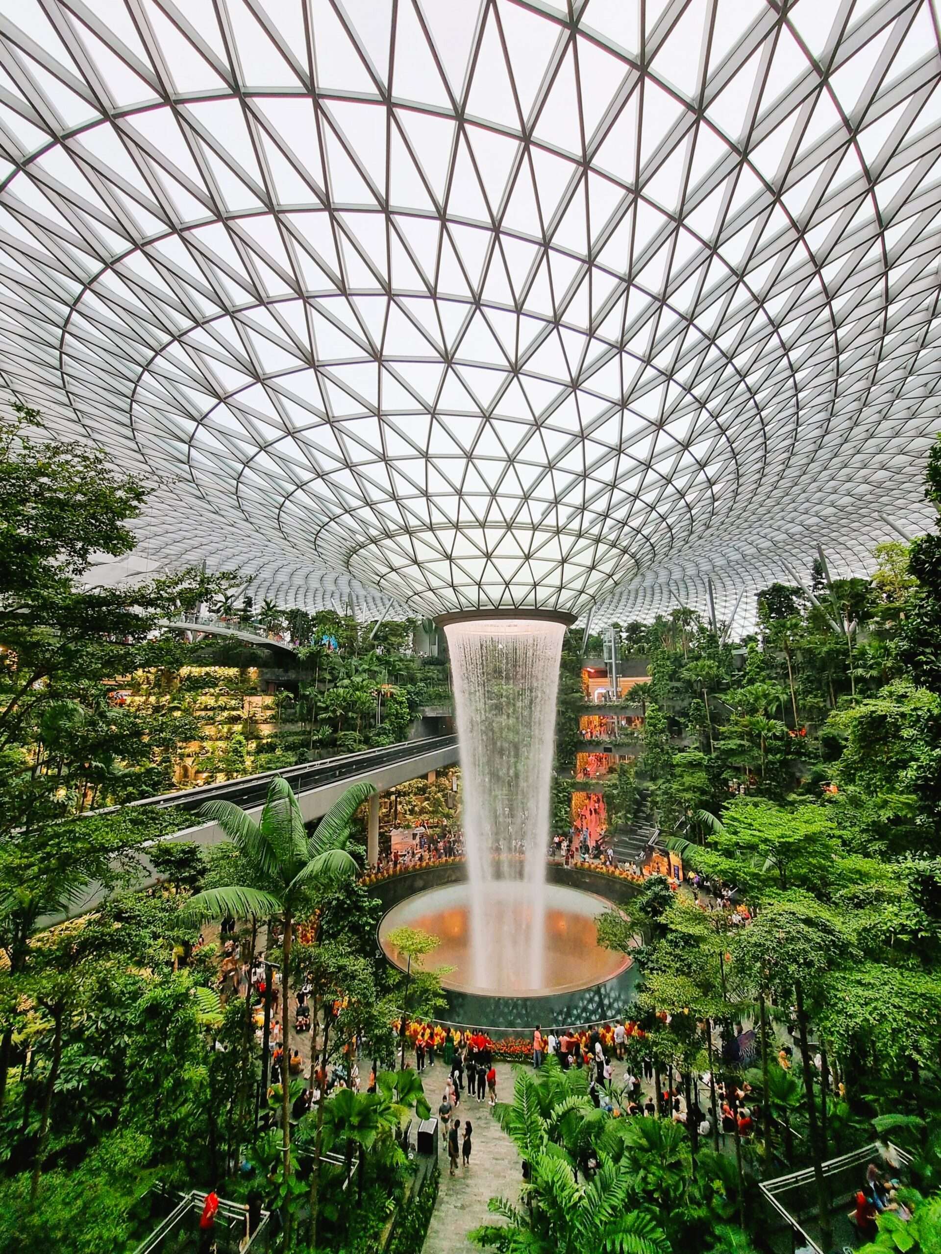 Cascata interna do Jewel Changi em Singapura